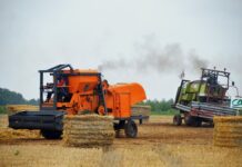 Który z kombajnów jest lepszy Claas Czy John Deere?