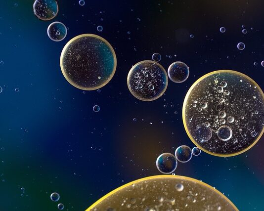 Czy można dolewać oleju na ciepłym silniku?